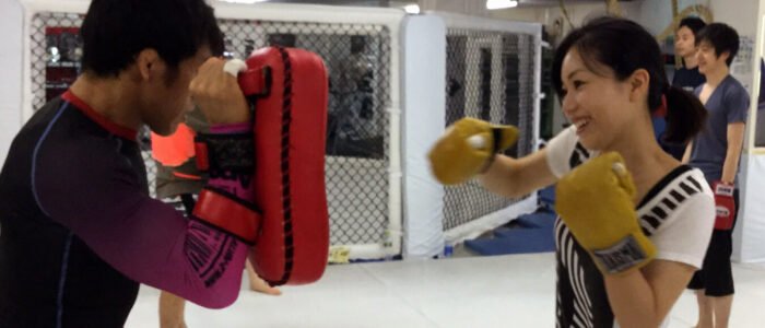 girl kickboxing