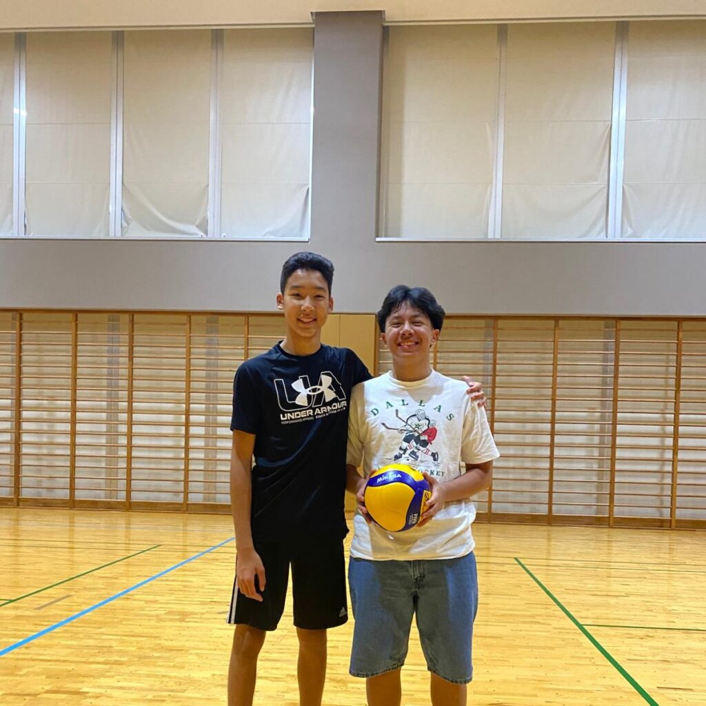 2 volleyball friends